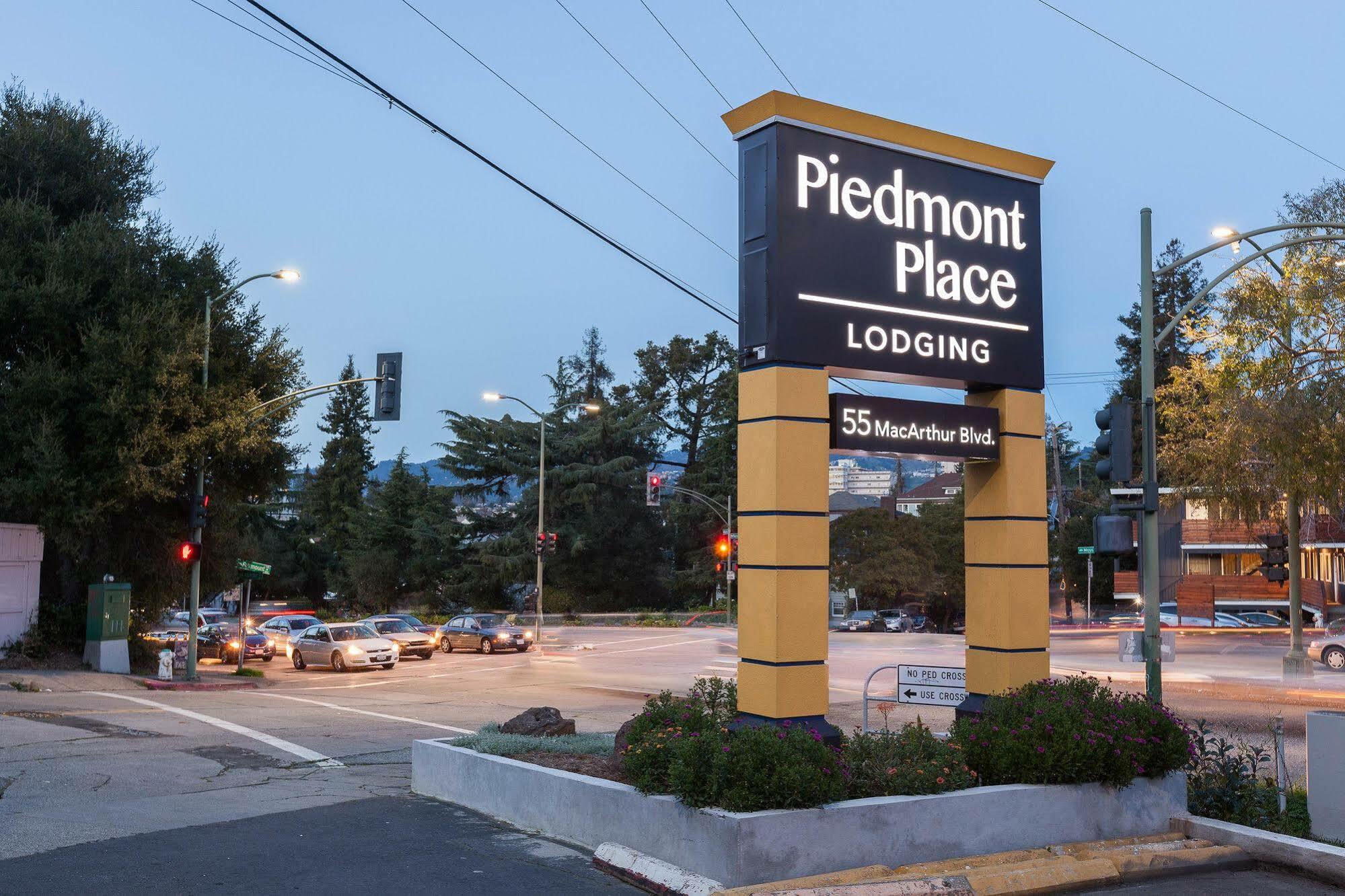 Piedmont Place Motel Оукланд Екстериор снимка