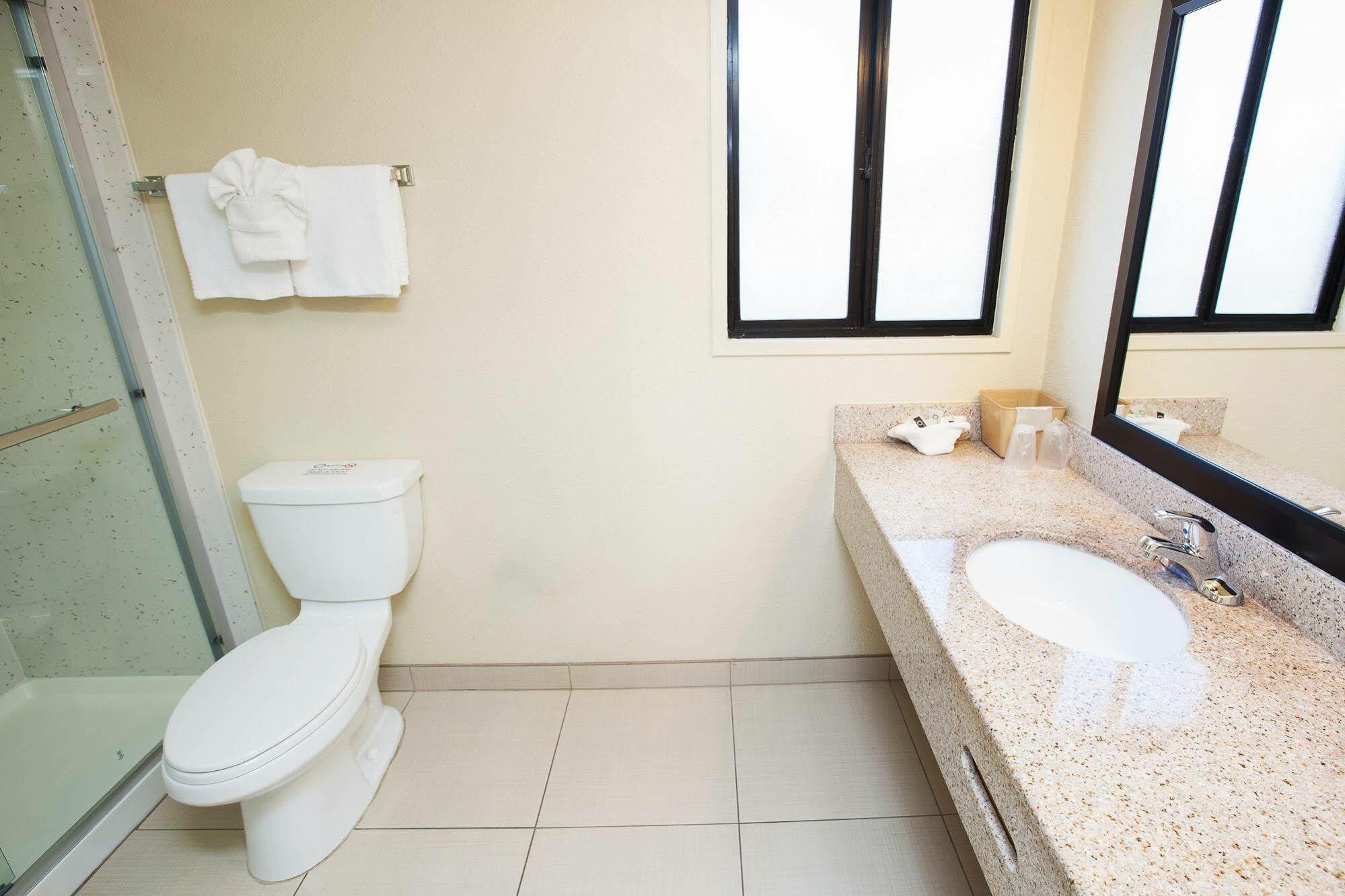Piedmont Place Motel Оукланд Екстериор снимка